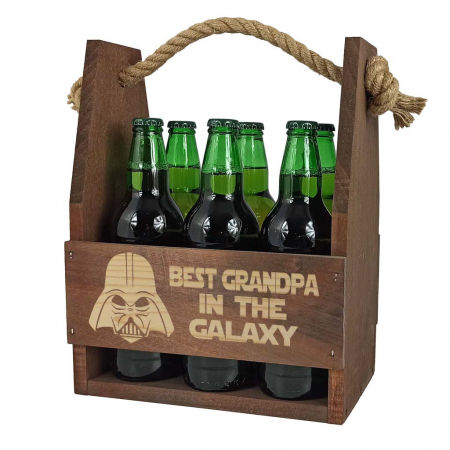 Brązowe nosidło na piwo z grawerem na Dzień Dziadka Best grandpa in the galaxy